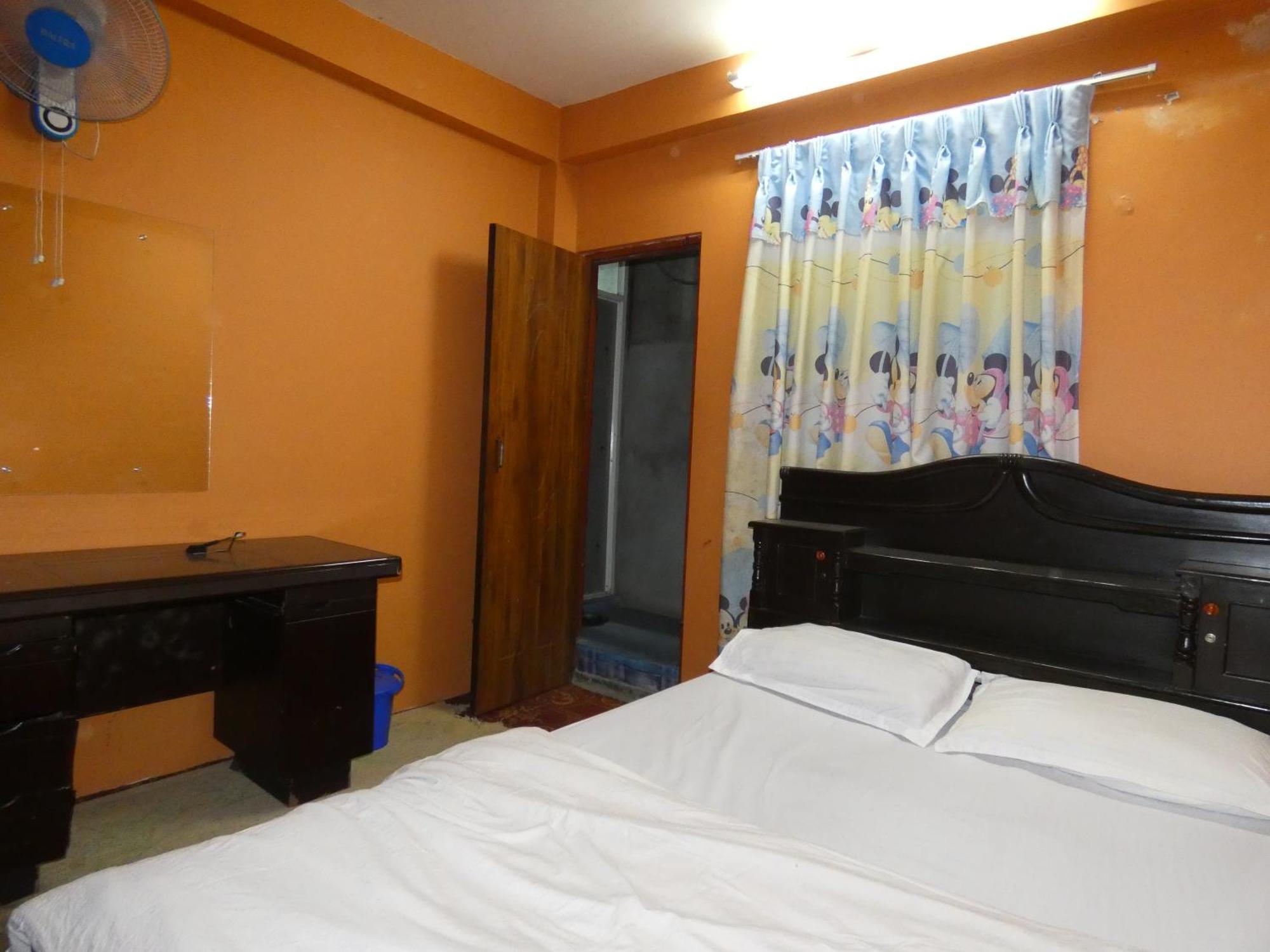 Sara'S Backpackers Hotel Kathmandu Exterior foto