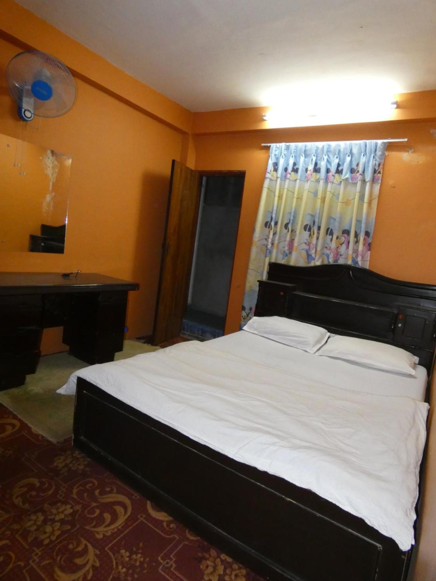 Sara'S Backpackers Hotel Kathmandu Exterior foto