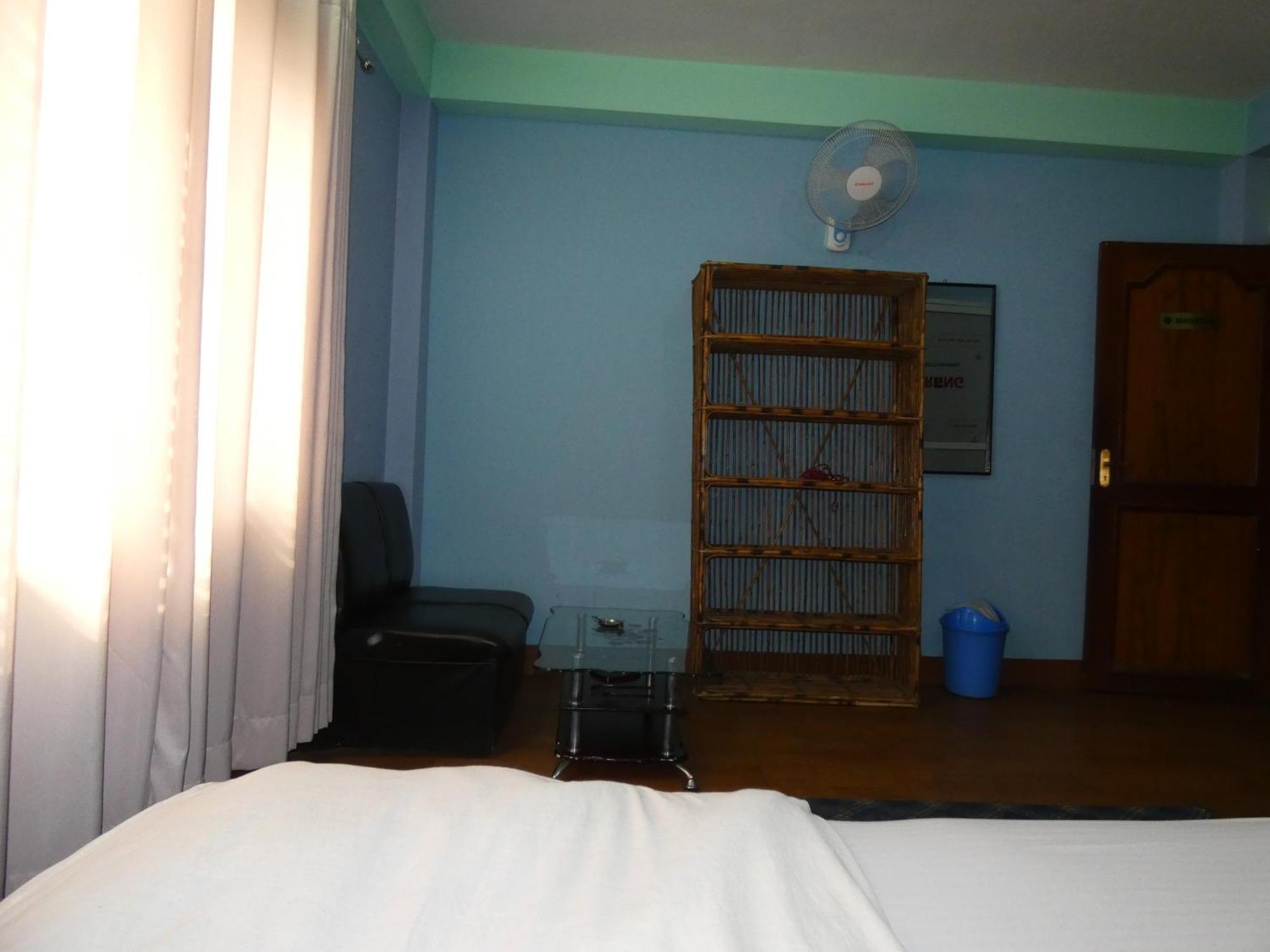 Sara'S Backpackers Hotel Kathmandu Exterior foto